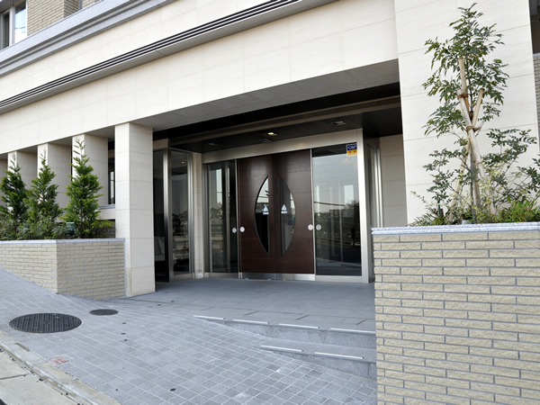 ネスティア菊名桜山公園ヒルトッププレイスの外観