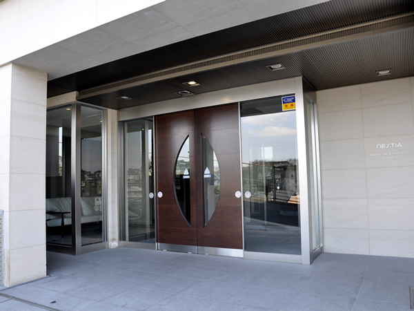 ネスティア菊名桜山公園ヒルトッププレイスの外観