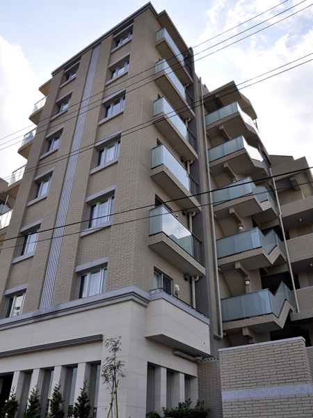 ネスティア菊名桜山公園パークサイドテラスの外観