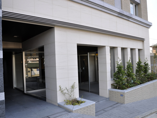 ネスティア菊名桜山公園パークサイドテラスの外観