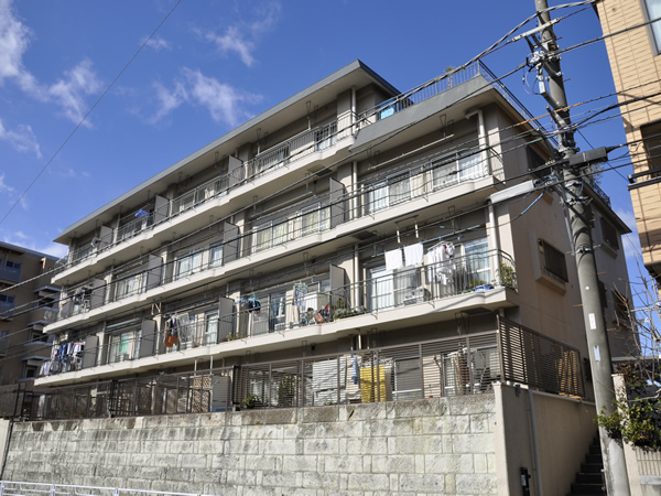 妙蓮寺ヒミコマンションの外観