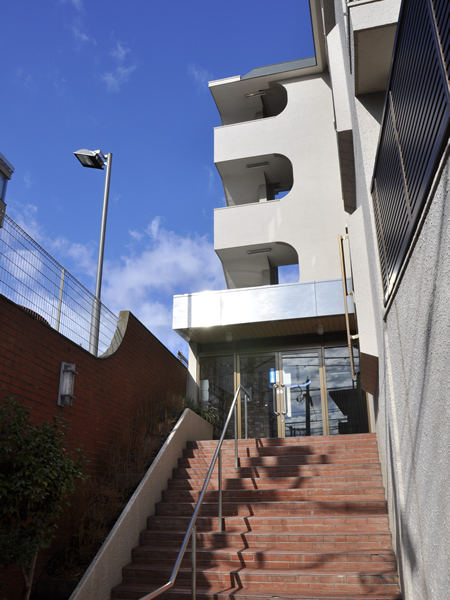 妙蓮寺ヒミコマンションの外観