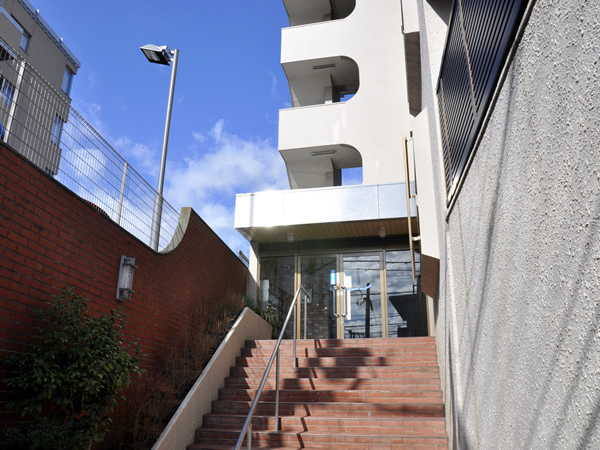 妙蓮寺ヒミコマンションの外観