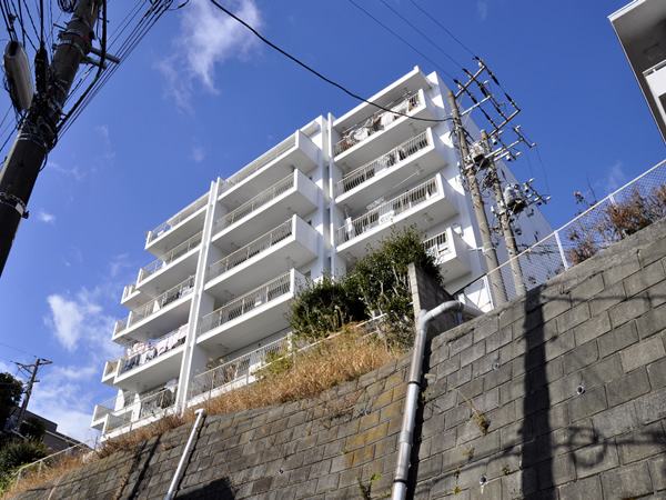 松見苑マンションの外観