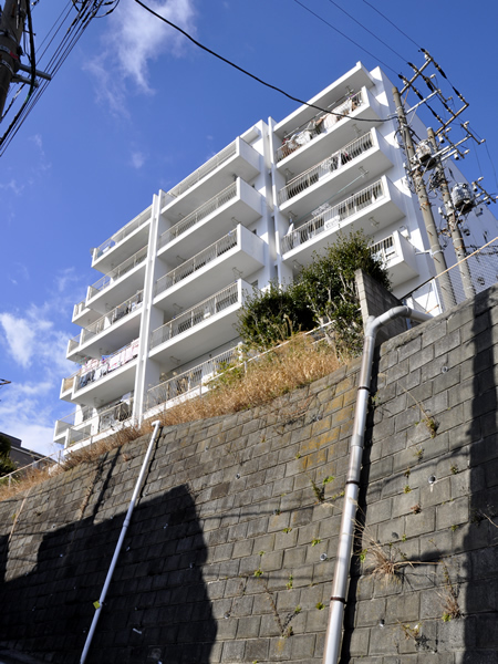 松見苑マンションの外観