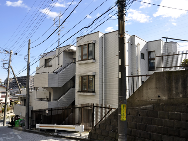 ライオンズマンション妙蓮寺第六の外観