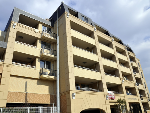 グランシティ菊名の外観