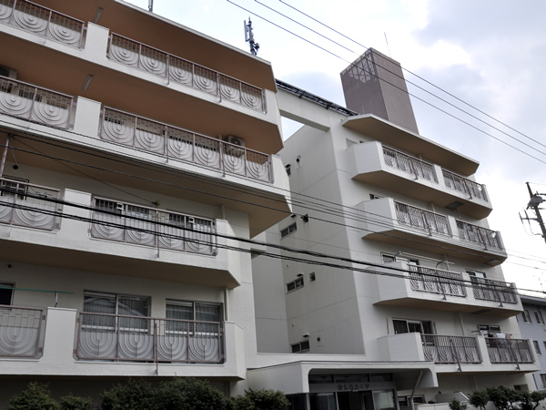 松見台ハイツの外観