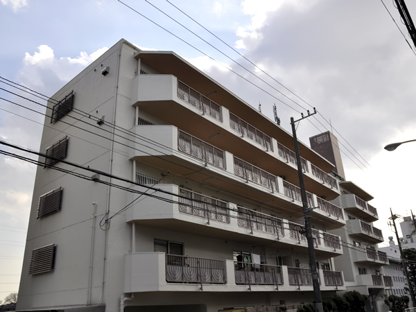 松見台ハイツの外観