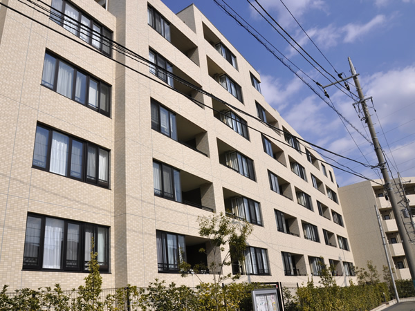 イニシア菊名桜山公園の外観