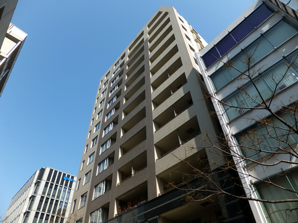 サングレイス関内デサロージョの外観