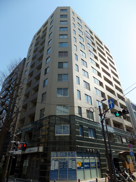 サングレイス関内デサロージョの外観