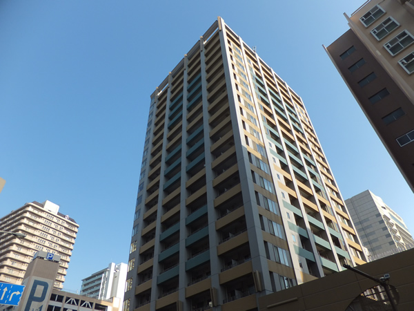 プライマリーナ山下公園グレーシアタワーの外観