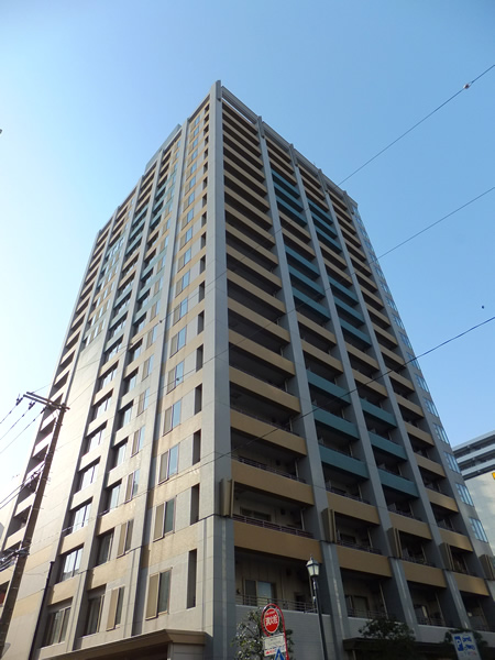 プライマリーナ山下公園グレーシアタワーの外観