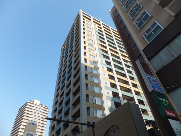 プライマリーナ山下公園グレーシアタワーの外観