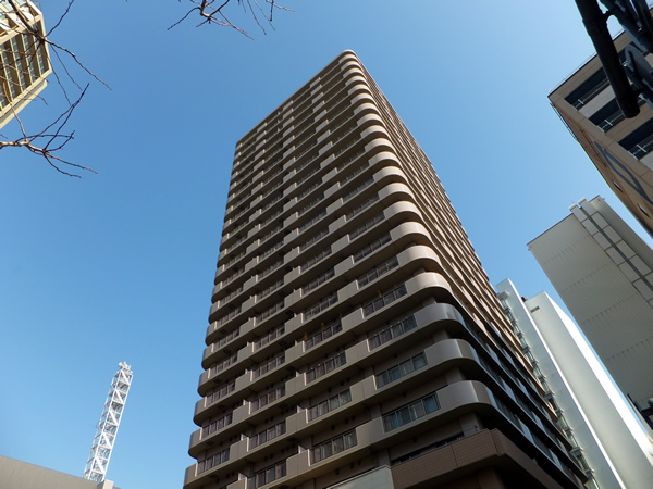 エクステ山下公園クレイドルタワーの外観