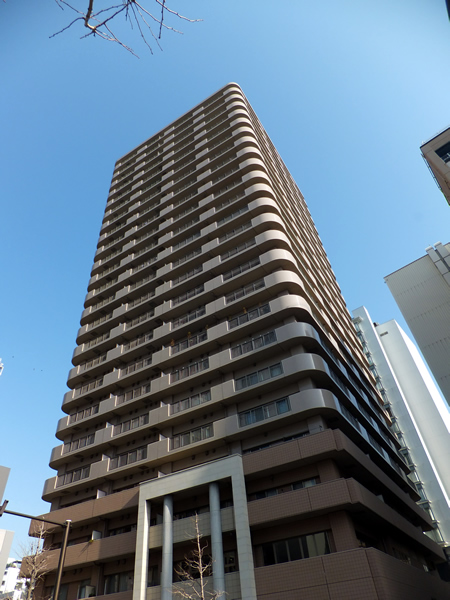 エクステ山下公園クレイドルタワーの外観