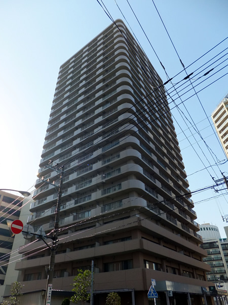 エクステ山下公園クレイドルタワーの外観