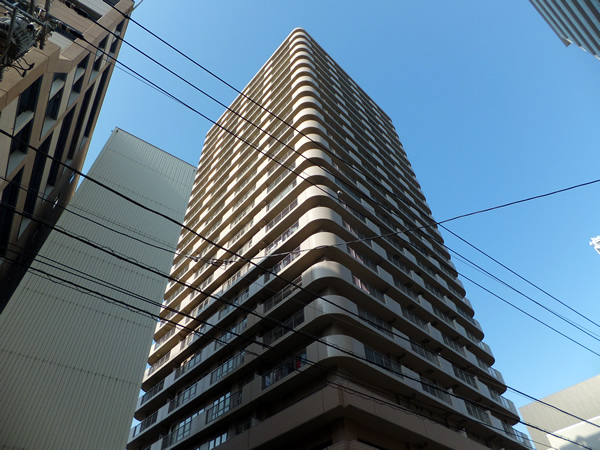 エクステ山下公園クレイドルタワーの外観