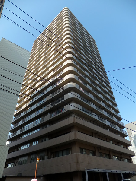 エクステ山下公園クレイドルタワーの外観