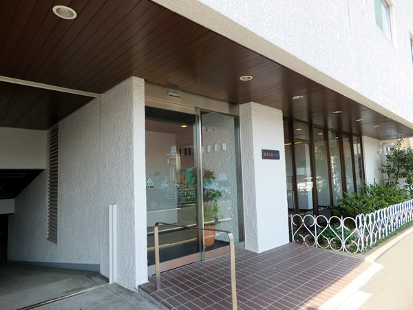 山下公園ハイツの外観