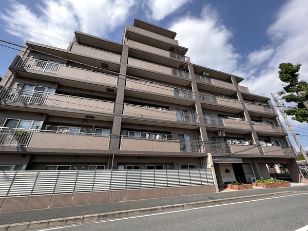 アンビシャス船橋の外観