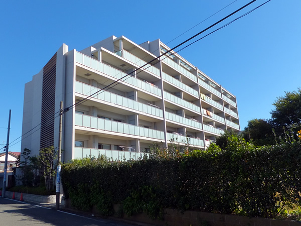 コスモレジデンス綱島の外観