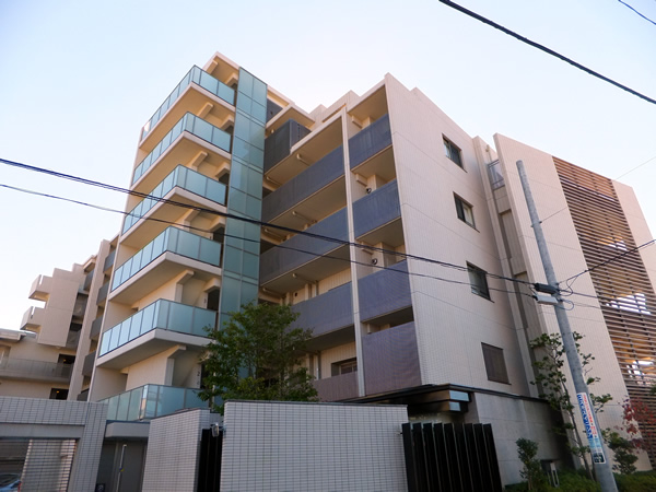 コスモレジデンス綱島の外観