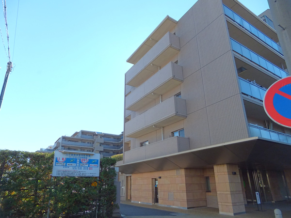 ルネ綱島タイムズシンフォニーの外観