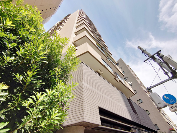 アクティヴュー新宿の外観