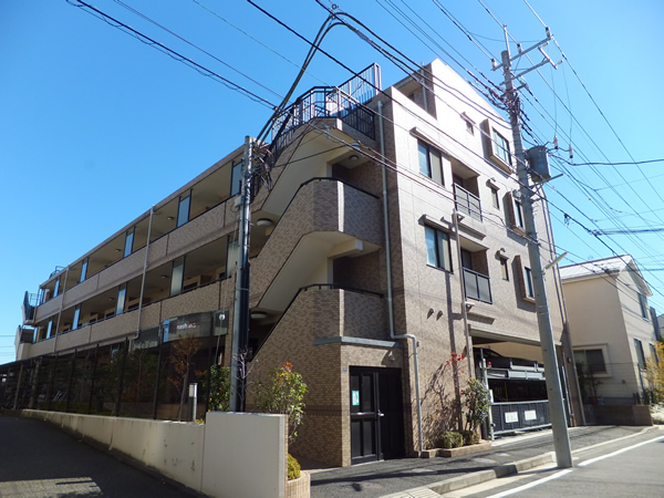 センチュリー綱島の外観