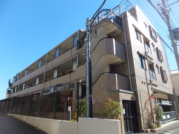 センチュリー綱島の外観