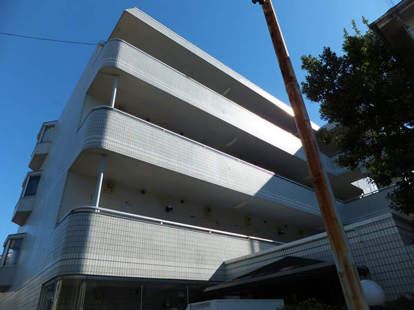 ユースピア綱島の外観