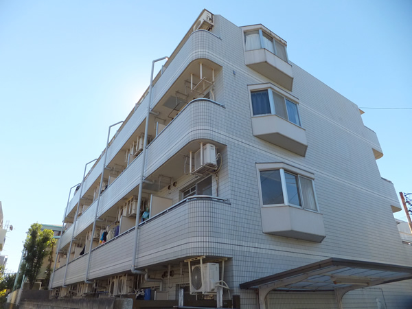 ユースピア綱島の外観