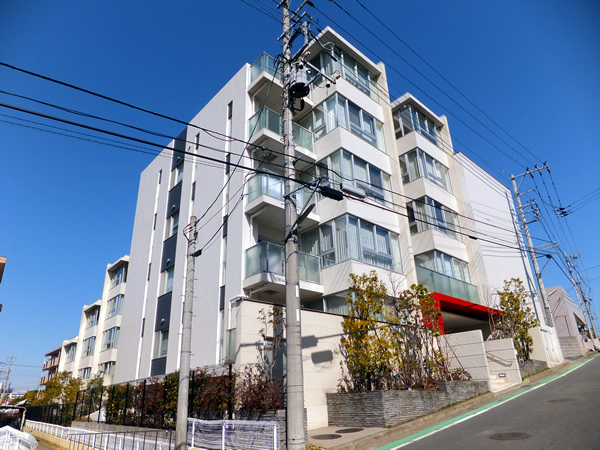 グランドメゾンあざみ野の外観