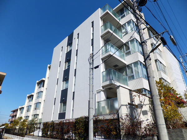 グランドメゾンあざみ野の外観