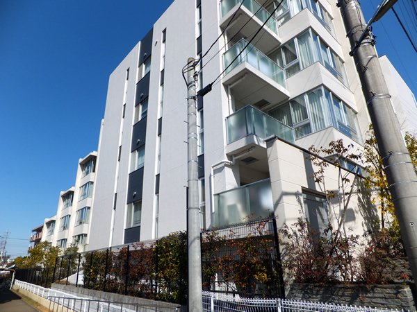 グランドメゾンあざみ野の外観