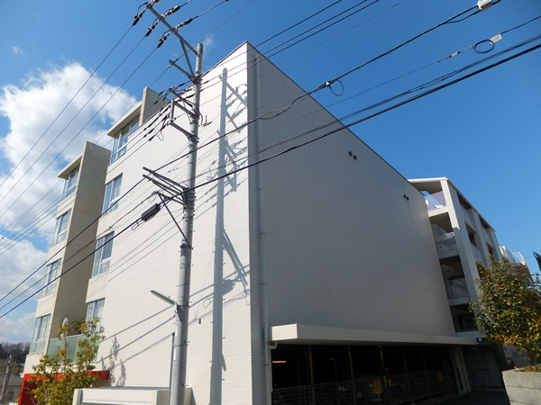 グランドメゾンあざみ野の外観