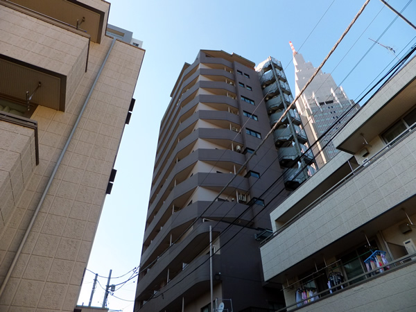 グランドパーク代々木の外観