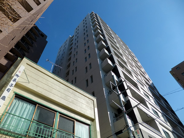 ザ・パークハウス新宿御苑西の外観