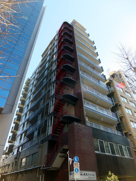 千駄ヶ谷フラワーマンションの外観