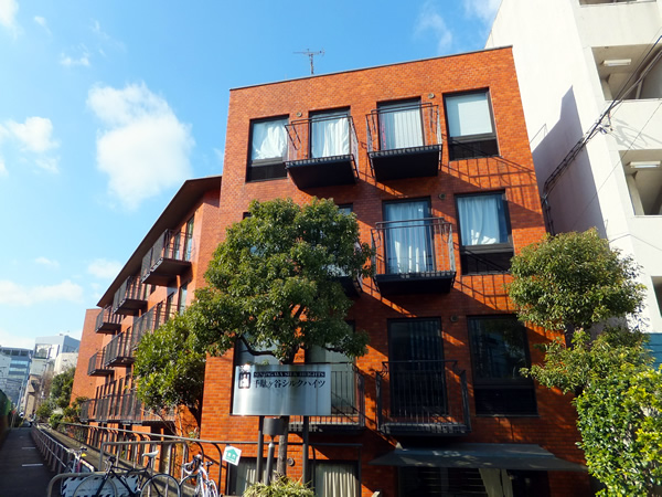 千駄ヶ谷シルクハイツの外観