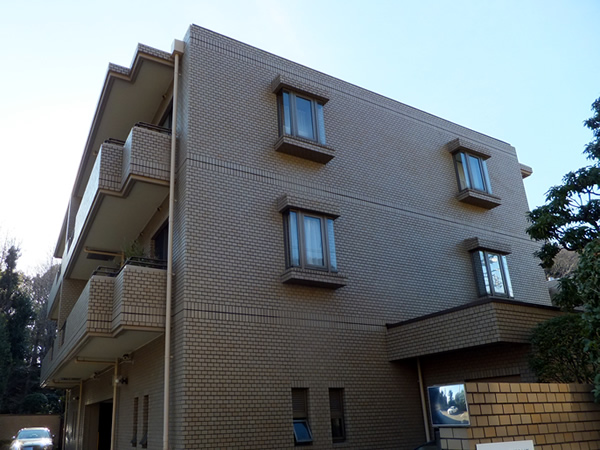 岡本パークハウスの外観