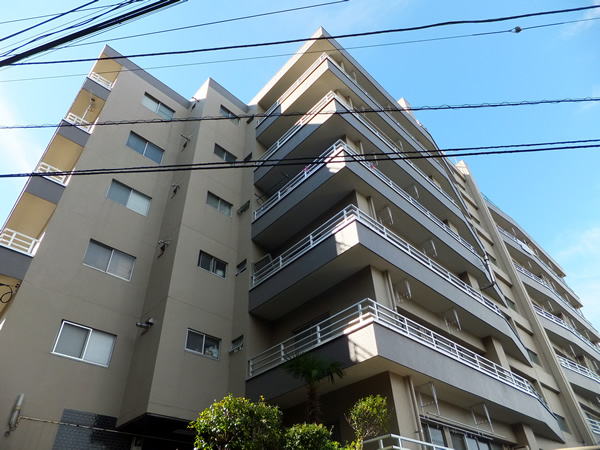 綱島マンションの外観