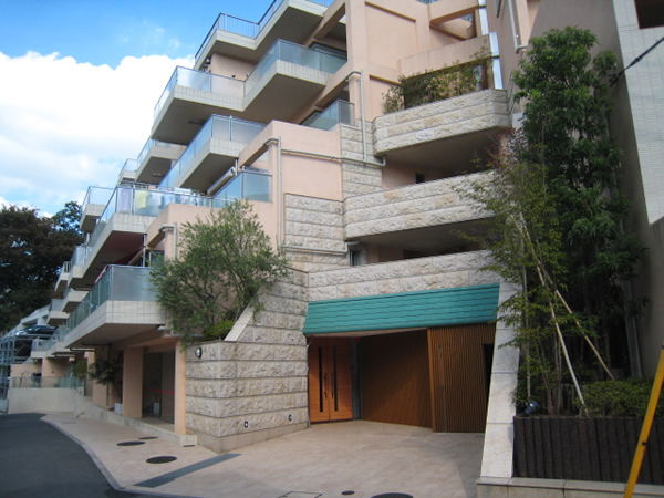 ユニテ読売ランドテラスの外観