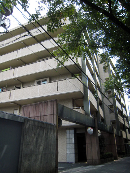 新百合ヶ丘ガーデンフォルムの外観