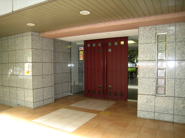 新百合ヶ丘ガーデンフォルムの外観