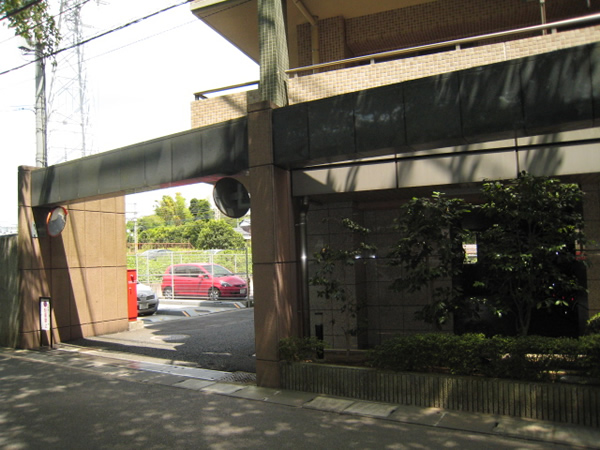 新百合ヶ丘ガーデンフォルムの外観