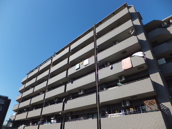 ヴェルビュ向ヶ丘遊園の外観