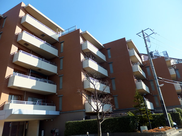 ジェイパーク向ヶ丘メイプルハウスの外観